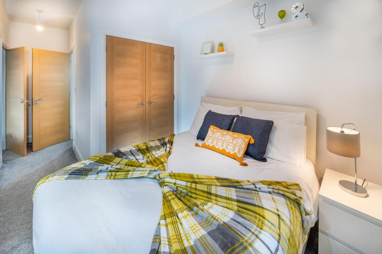 Modern & Spacious 2-Bed Flat With Secure Parking Reading Exterior foto